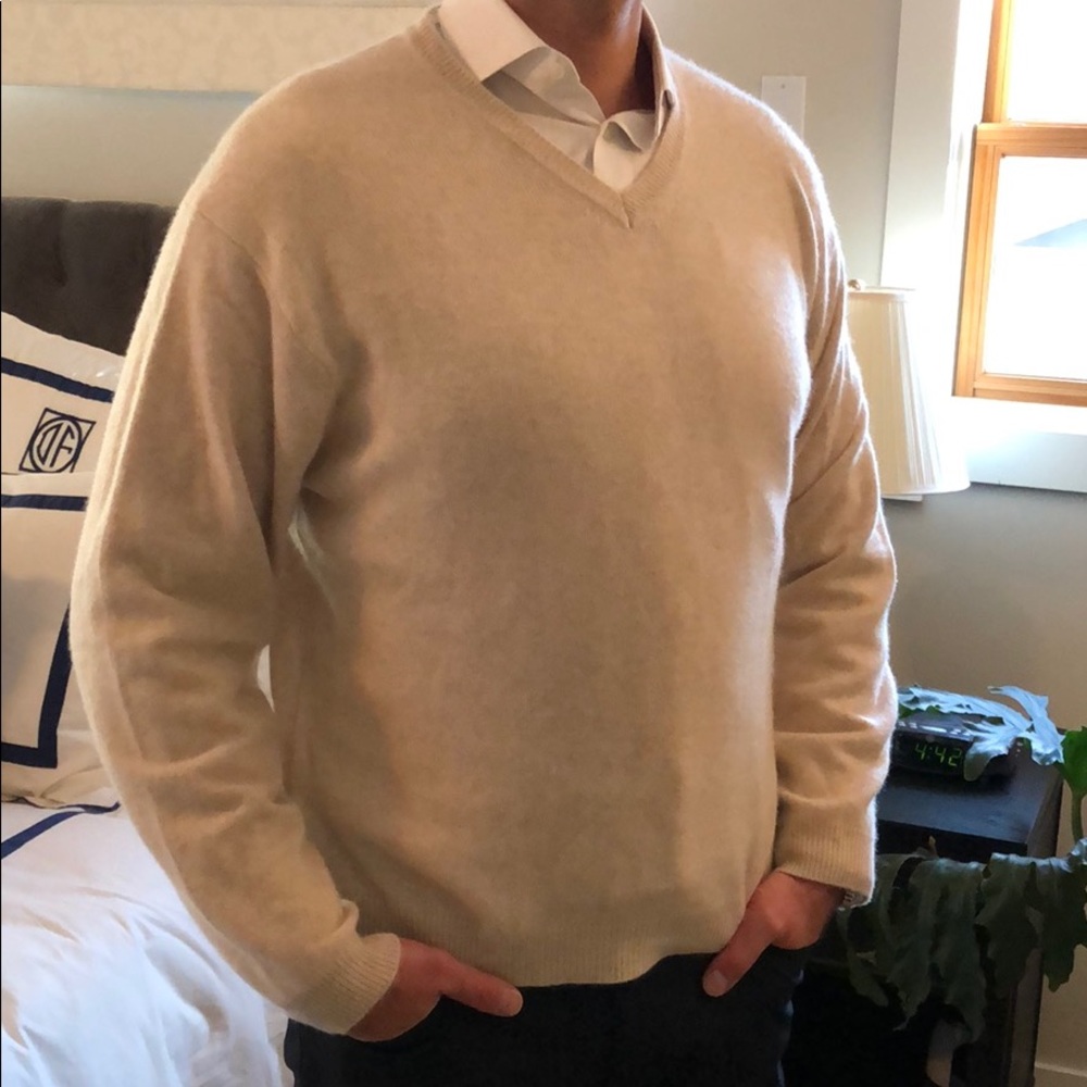 Josh Ashford 100% cashmere V Neck cream sweater